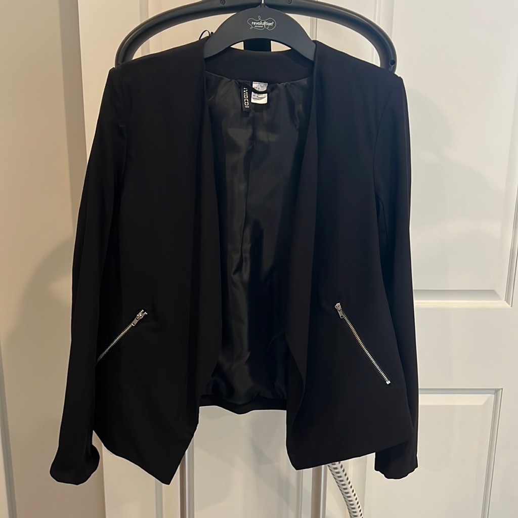 H&M, 6